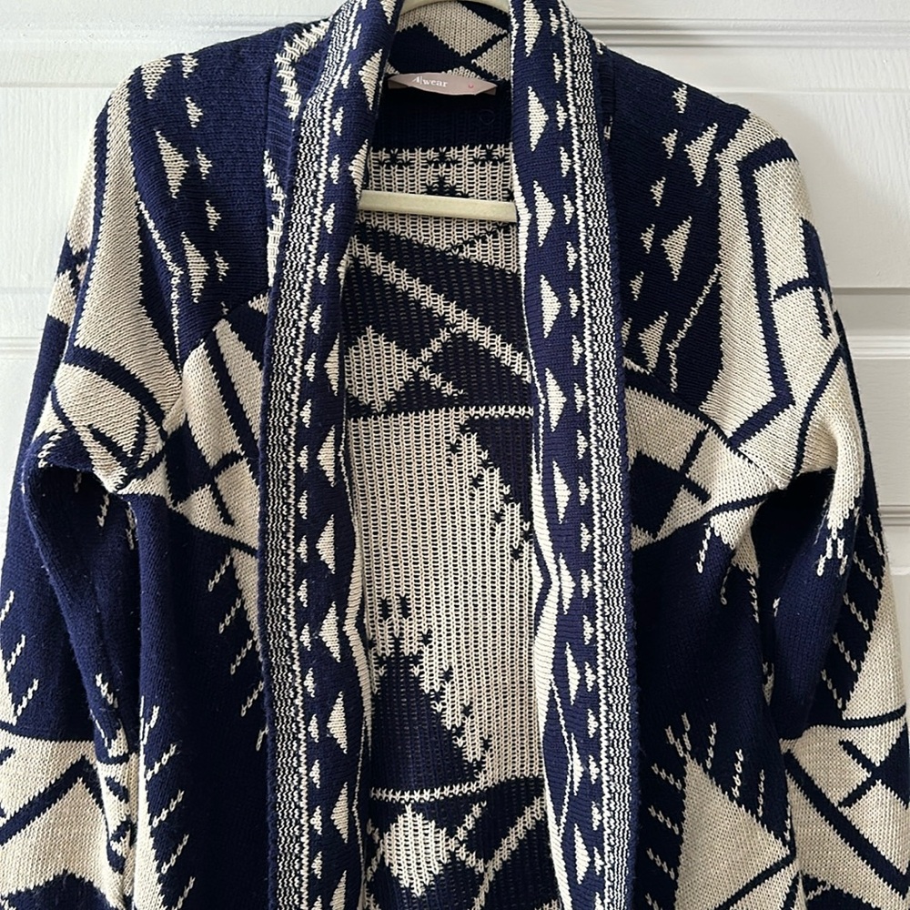 A wear open Aztec cardigan size medium
